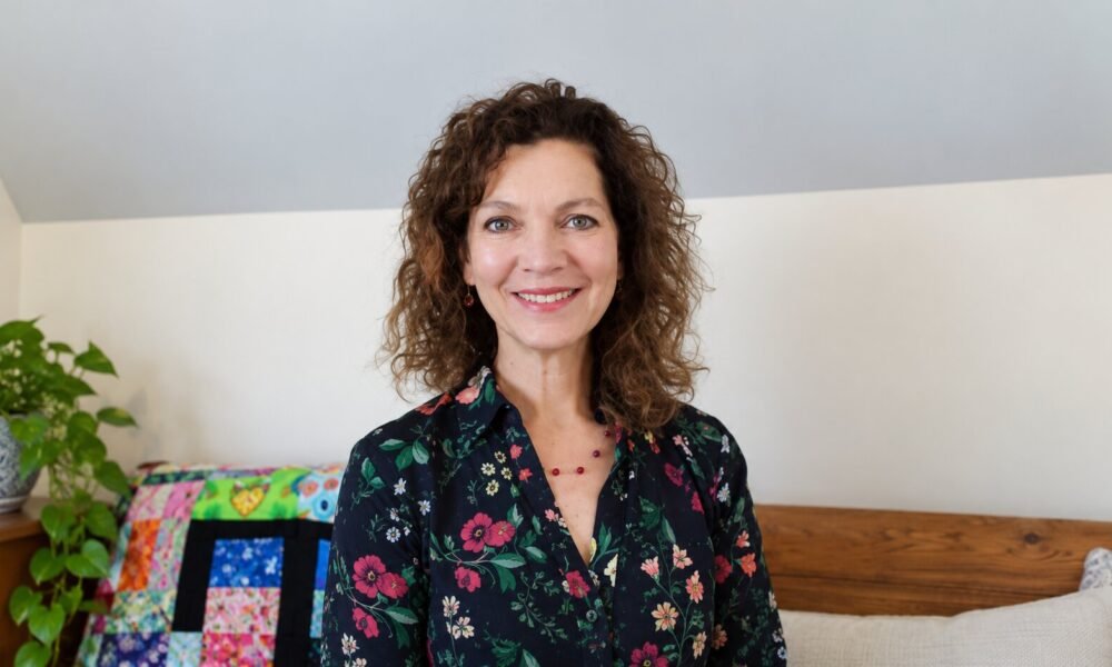Donna Sicuranza: A Closer Look at Her Life, Career, and Work With Animals