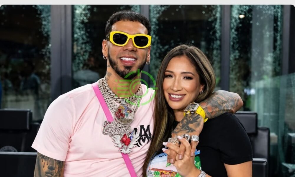 Read Laury Saavedra Biography, Career, and Life with Anuel AA